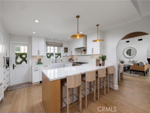 2771 Bayshore , Newport Beach, CA