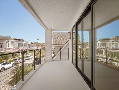 225  Diamond  , Newport Beach, CA