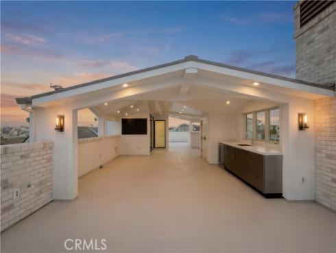 225  Diamond  , Newport Beach, CA