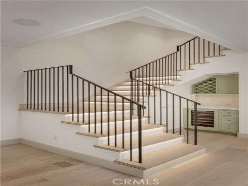 225  Diamond  , Newport Beach, CA