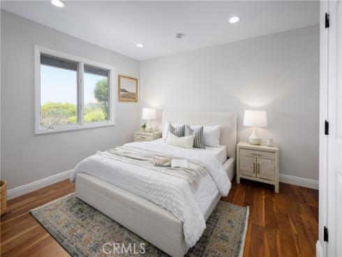 2101 Yacht Daphne , Newport Beach, CA
