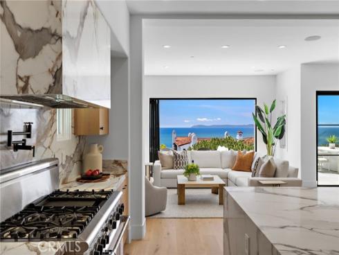 28  Surfspray Bluff  , Newport Coast, CA
