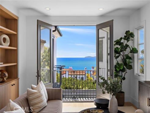28  Surfspray Bluff  , Newport Coast, CA