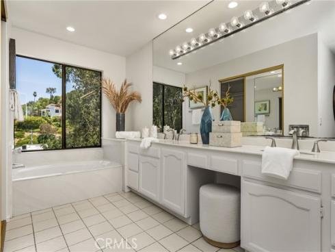1281  Country Hills  , North Tustin, CA