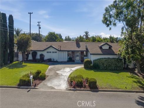 13032  Earlham  , North Tustin, CA
