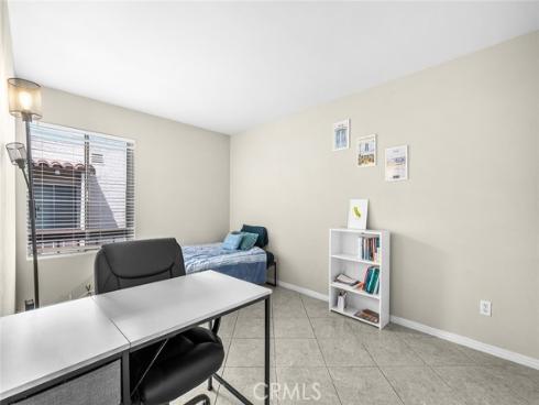 700 W La Veta  , Orange, CA