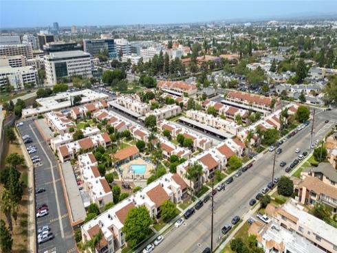 700 W La Veta  , Orange, CA
