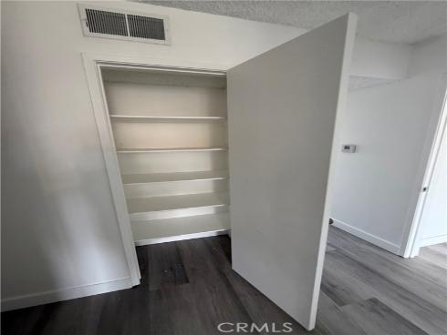 700  West La Veta  E4  Avenue, Orange, CA