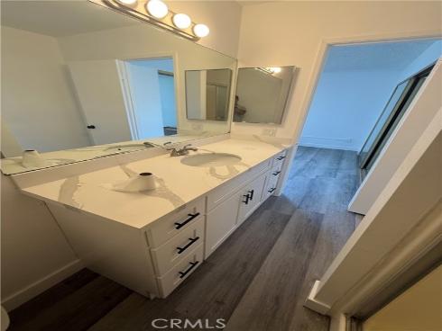 700  West La Veta  E4  Avenue, Orange, CA