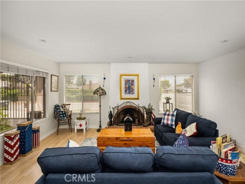 915 E La Veta Avenue , Orange, CA