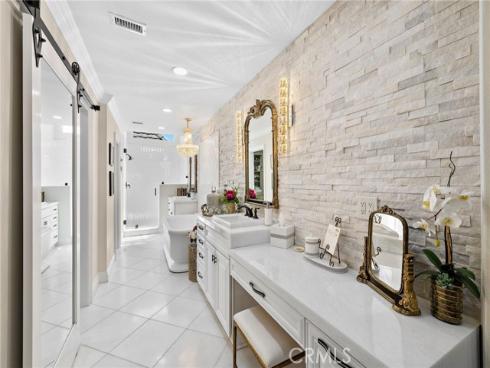 5603 E Crest De Ville , Orange, CA
