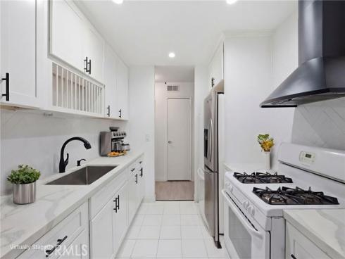 700 W La Veta  C7 , Orange, CA