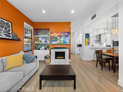 551 W Maple Ave , Orange, CA