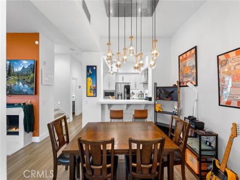 551 W Maple Ave , Orange, CA