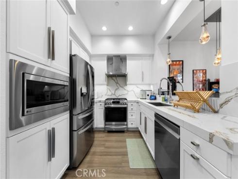 551 W Maple Ave , Orange, CA