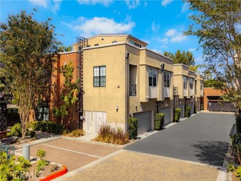551 W Maple Ave , Orange, CA