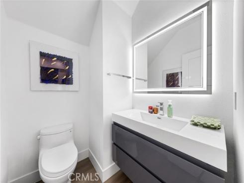 551 W Maple Ave , Orange, CA