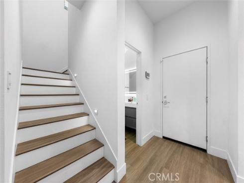 551 W Maple Ave , Orange, CA