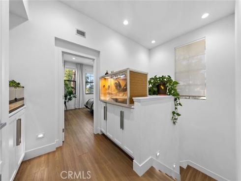 551 W Maple Ave , Orange, CA