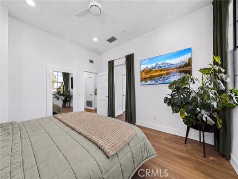 551 W Maple Ave , Orange, CA