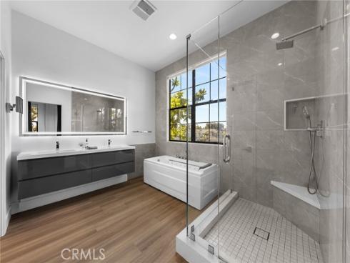 551 W Maple Ave , Orange, CA