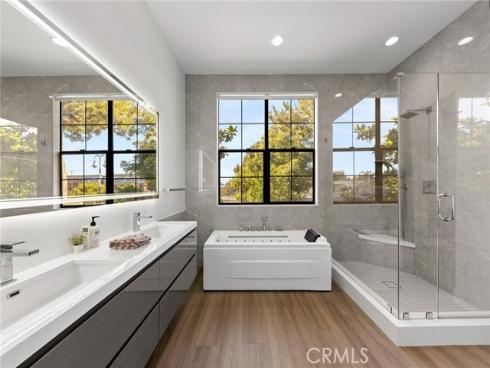 551 W Maple Ave , Orange, CA