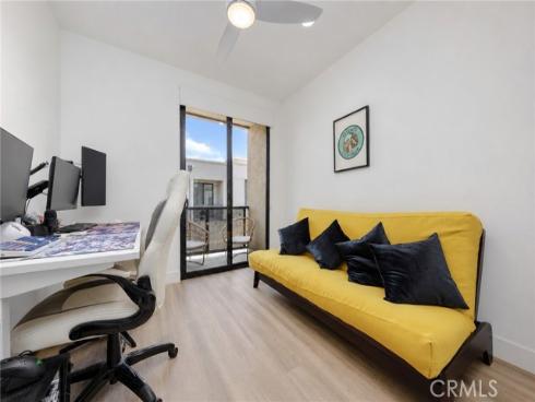 551 W Maple Ave , Orange, CA