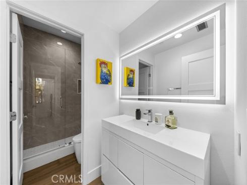 551 W Maple Ave , Orange, CA