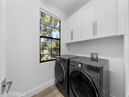 551 W Maple Ave , Orange, CA