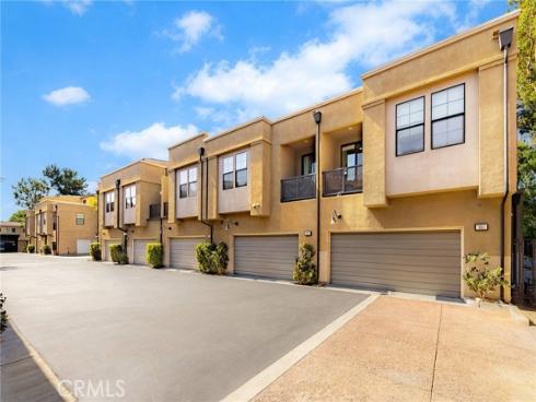 551 W Maple Ave , Orange, CA