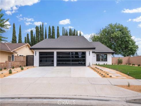 4334 E. Ruth Pl