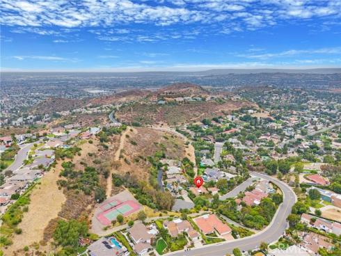 304 S Calle Baja , Orange, CA