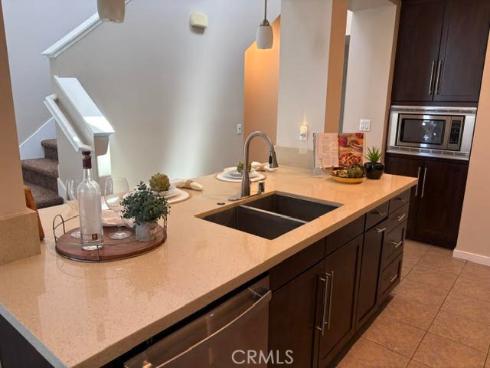 563 W Maple   Avenue, Orange, CA