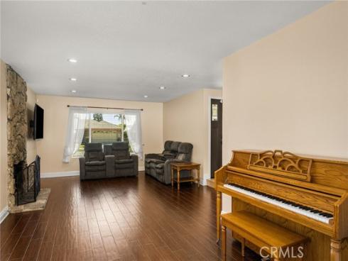3121 N Hearthside , Orange, CA