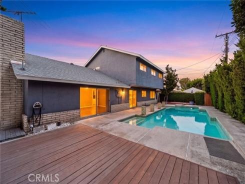 2534 E. Washington