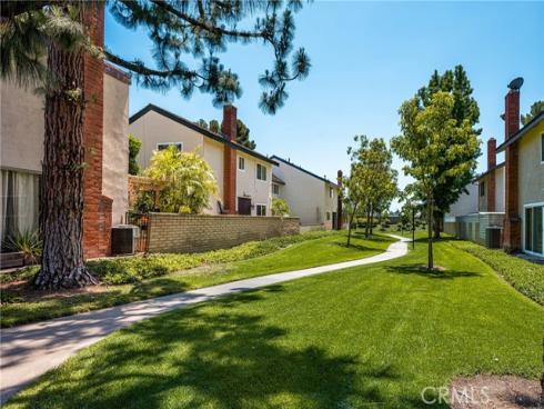 306  Los Padres   Lane, Placentia, CA