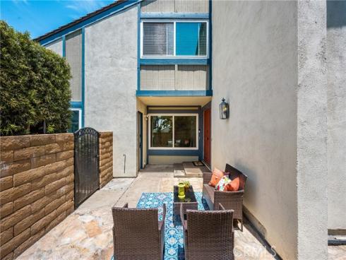 306  Los Padres   Lane, Placentia, CA