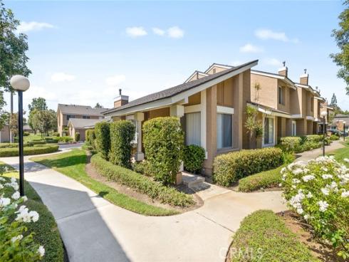 261  Chinook  , Placentia, CA