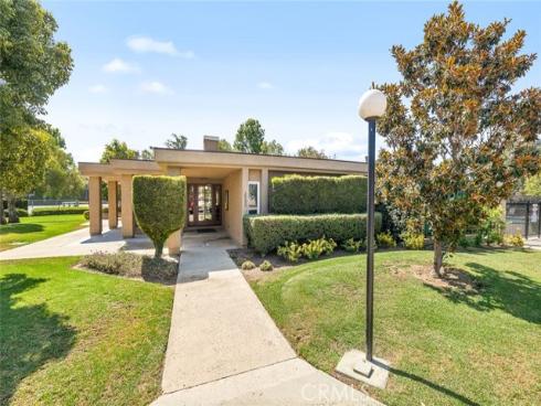 261  Chinook  , Placentia, CA