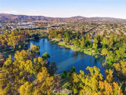 261  Chinook  , Placentia, CA