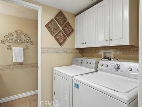 825  Gutmann  , Placentia, CA