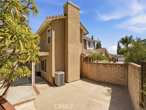 825  Gutmann  , Placentia, CA
