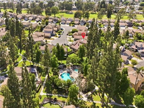 825  Gutmann  , Placentia, CA