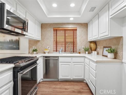 825  Gutmann  , Placentia, CA