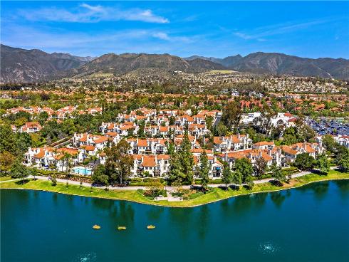 17  Via Honrado  , Rancho Santa Margarita, CA