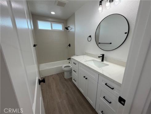 1400 W Warner 42 Avenue, Santa Ana, CA
