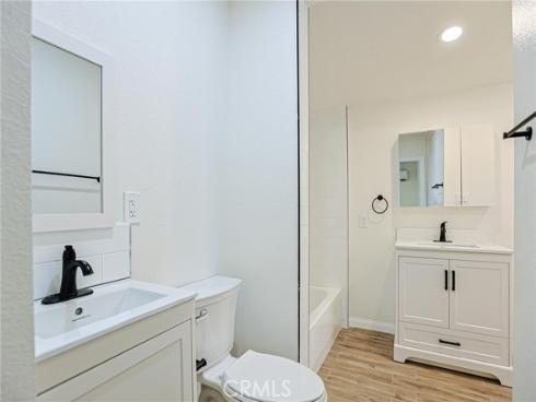 122 N Bewley Street, Santa Ana, CA