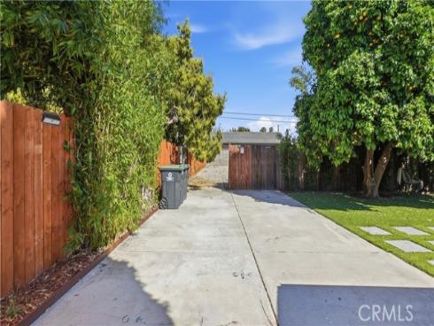 215 N Mcclay  , Santa Ana, CA