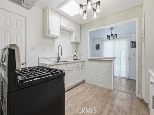 215 N Mcclay  , Santa Ana, CA
