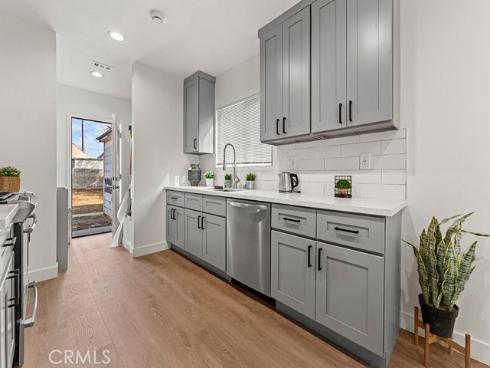 1411 W 7th Street, Santa Ana, CA